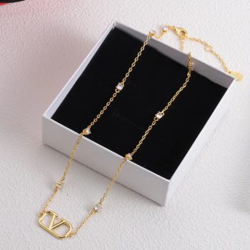 Fashionable V Letter Rhinestone Necklace for Women, French Chic Minimalist Everyday Versatile Choker Chain